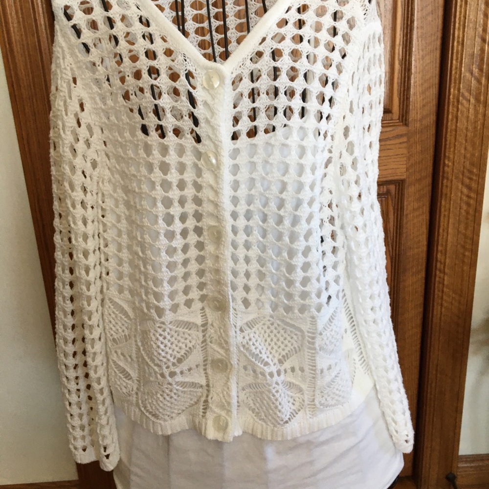 Adorable White Crotched Sweather - Picture 2 of 8